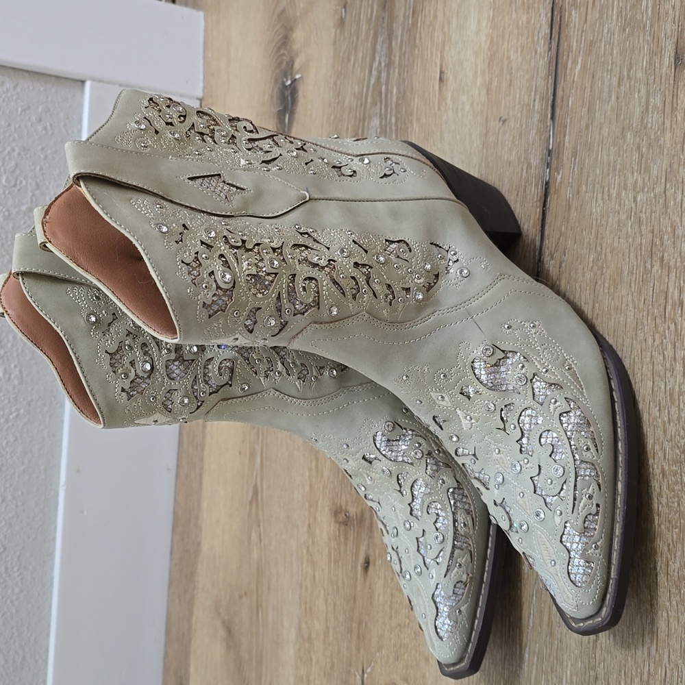 Source Unknown Elegant Embellished Heeled Boots